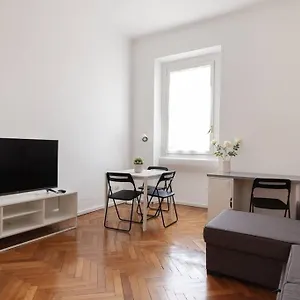 Youhosty - Correggio 55 B Milano